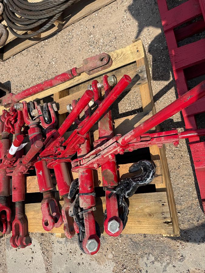Used PALLET W/ (6) 85K LBS RATCHET BINDERS, SOME UNUSED W/ CROSBY HOOKS