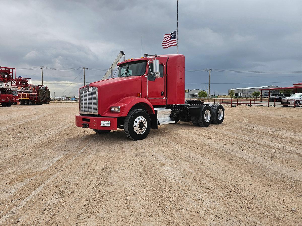 Used KENWORTH T800 T/A SLEEPER HAUL TRUCK