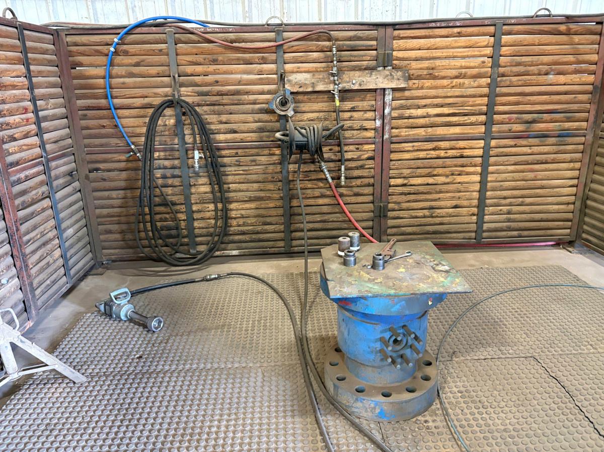 Used 15’ x 12’ x 6.5’ pressure test booth w/ tools