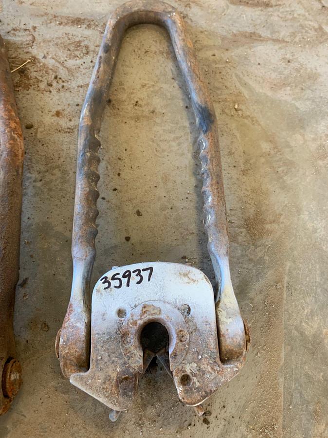 Used (2) 5/8 to 3/4 OBANNON Plate Type 25 Ton Rod Elevators