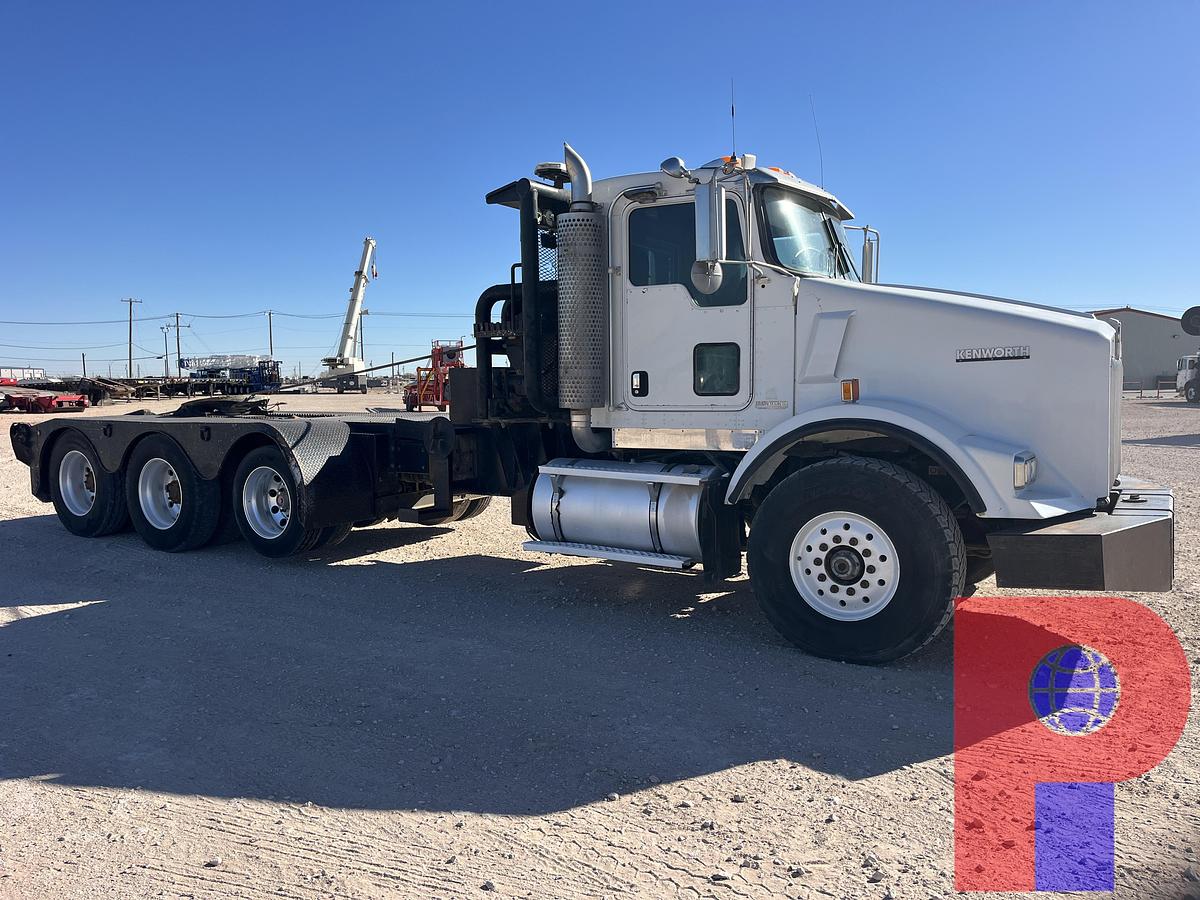 Used 2007 KENWORTH T800 3-AXLE DAYCAB WINCH TRUCK