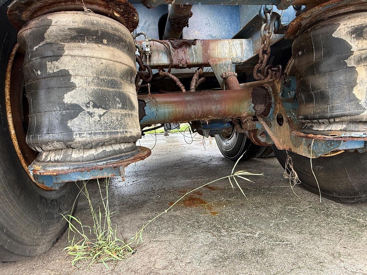 Used 2005 WORLEY WELDING WORKS 5,000 GAL 3-COMP ACID TRANSPORT TRAILER