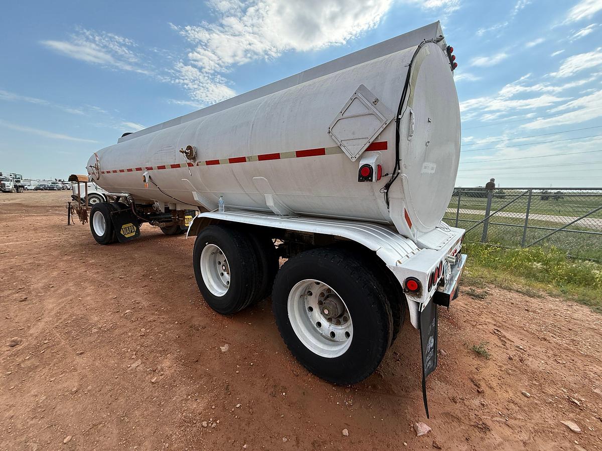 Used 1982 CLOU 5,800 GALLON ALUMINUM 3-AXLE PUP TRAILER