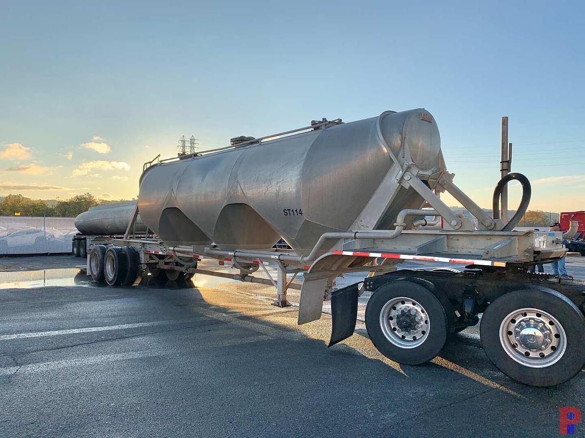 Used 2017 HEIL  1040 CU. FT T/A DRY BULK PNEUMATIC TRAILER