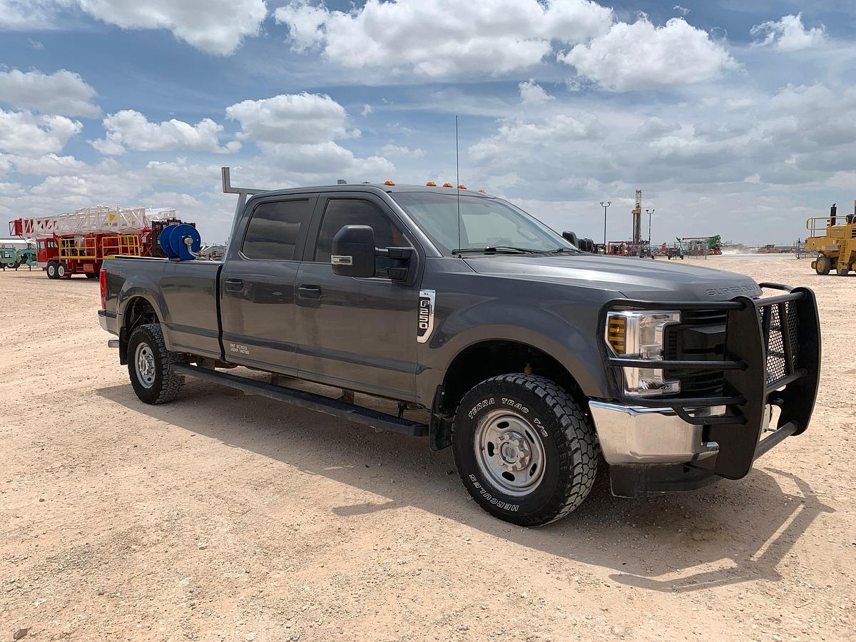 Used 2018 FORD F-250 SUPER DUTY CREW CAB PICKUP TRUCK