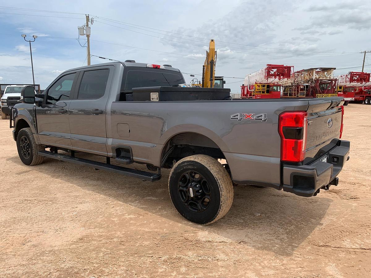 Used 2023 FORD F-250 SUPER DUTY CREW CAB PICKUP TRUCK