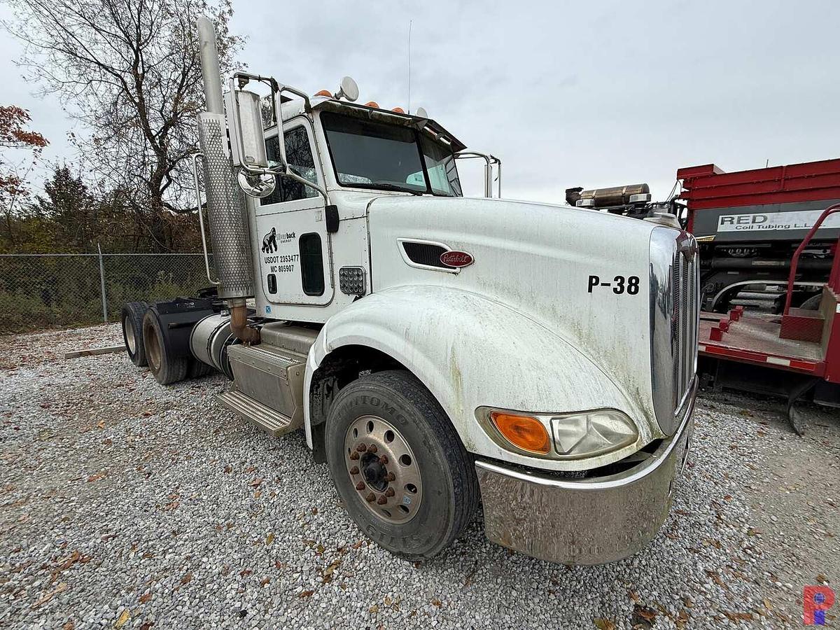 Used 2012 PETERBILT 386 T/A DAY CAB TRUCK TRACTOR