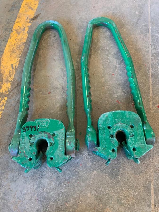 Used (2) 1’ - 1 1/4 CROWN Plate Type 25 Ton Rod Elevators
