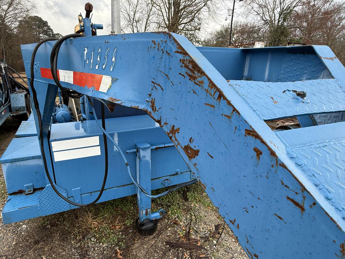 Used BOWEN 2.5 85-TON POWER SWIVEL P/B CATERPILLAR MTD ON T/A GOOSENECK TRAILER