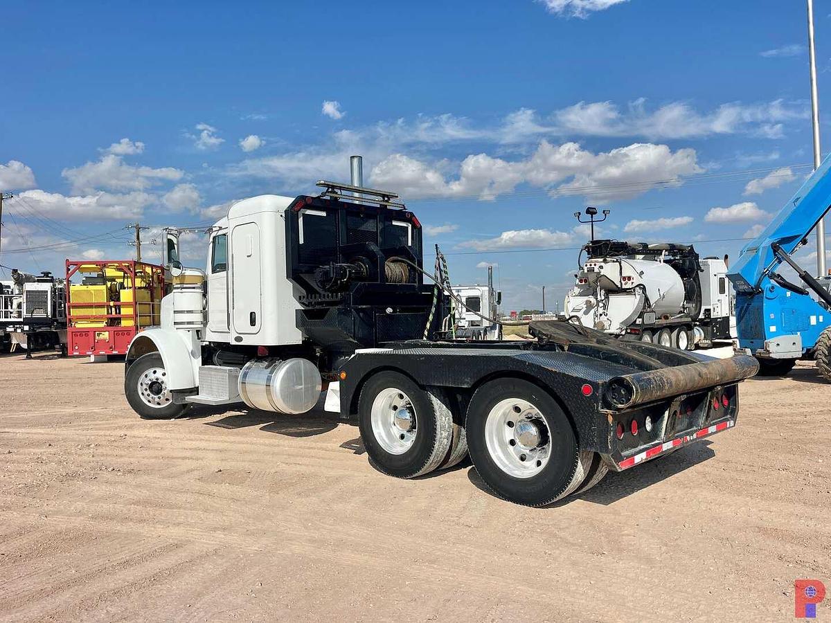 Used 2010 PETERBILT 367 T/A SLEEPER CAB WINCH TRUCK