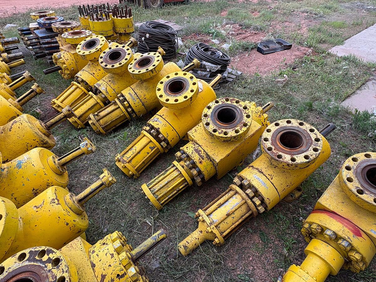 Used (11x$) 7-1/16” 10k frac valves