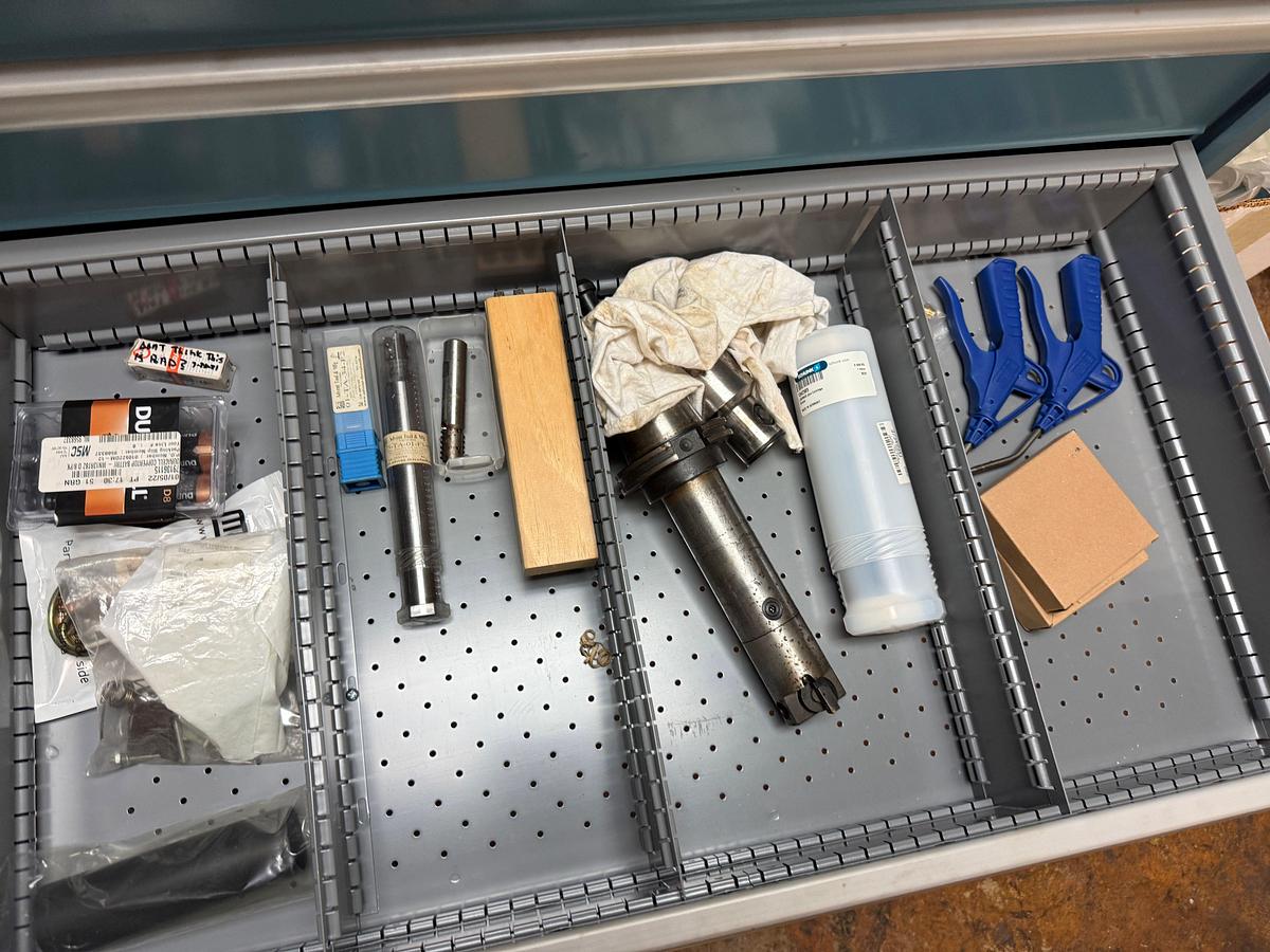 Used LOT W/ (200+) UNUSED EXPENDABLE MACHINING TOOLS INCLUDES (2) LISTA 8-DRAWER ROLLING TOOLBOXES, TABLE TOP & BOLT BIN W/ CONTENTS
