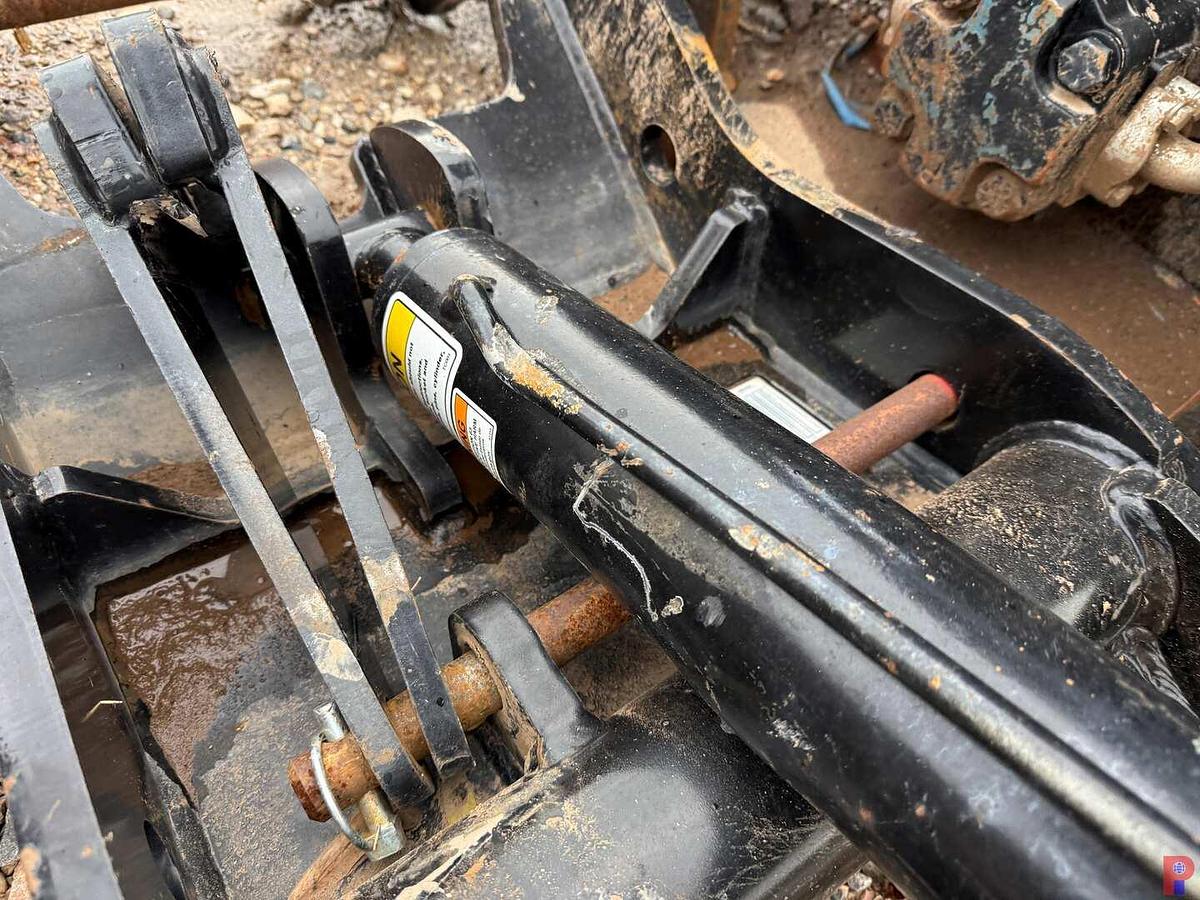 Used UNUSED MINI EXCAVATOR 38” HYDRAULIC THUMB