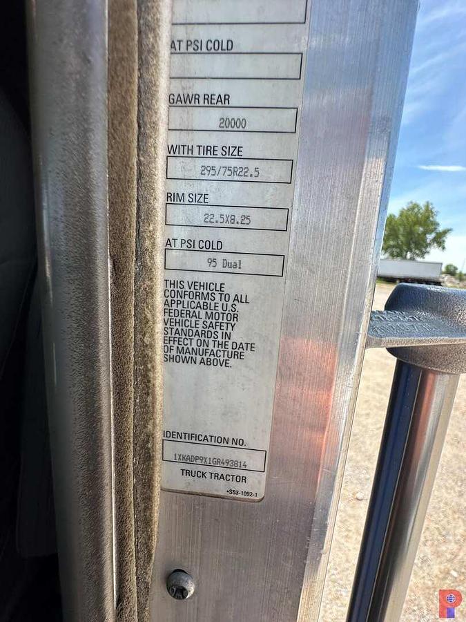 Used 2015 KENWORTHT-660 T/A SLEEPER TRUCK TRACTOR