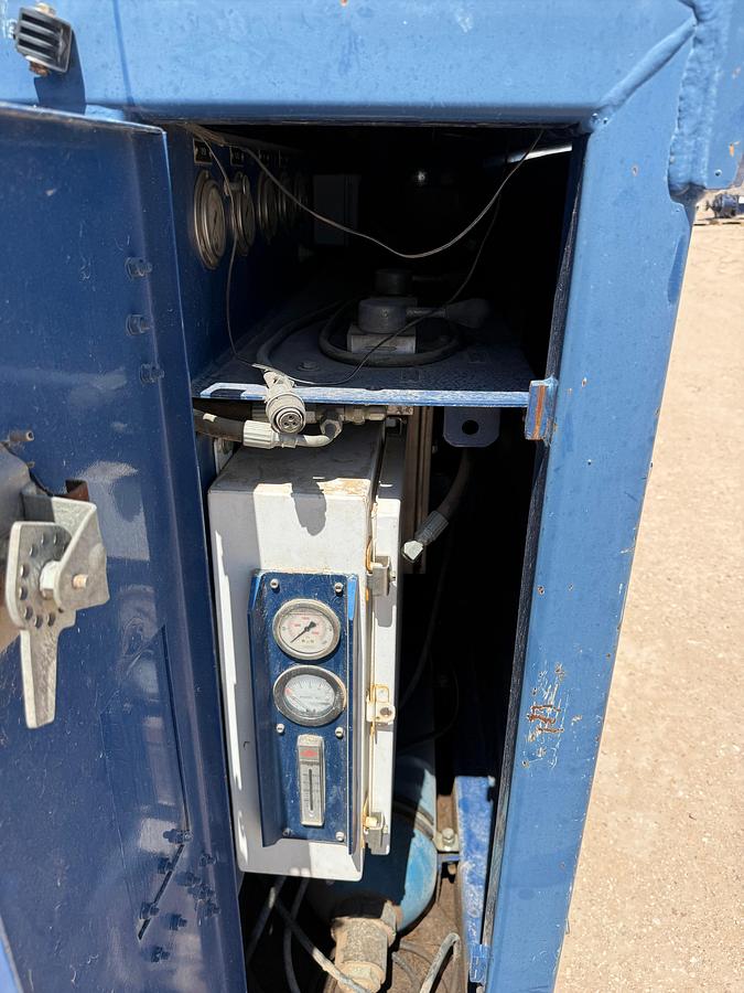 Used SELF CONTAINED 20K WP GREASE INJECTION UNIT COMBO P/B 8.4-KW ISUZU DIESEL GENERATOR