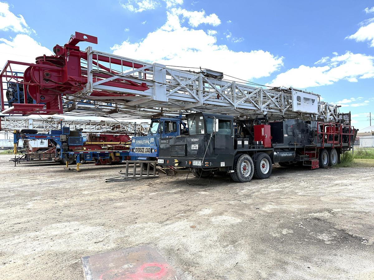 Used FRANKS EXPLORER III 96’-215K 4-AXLE WELL SERVICE WORKOVER RIG