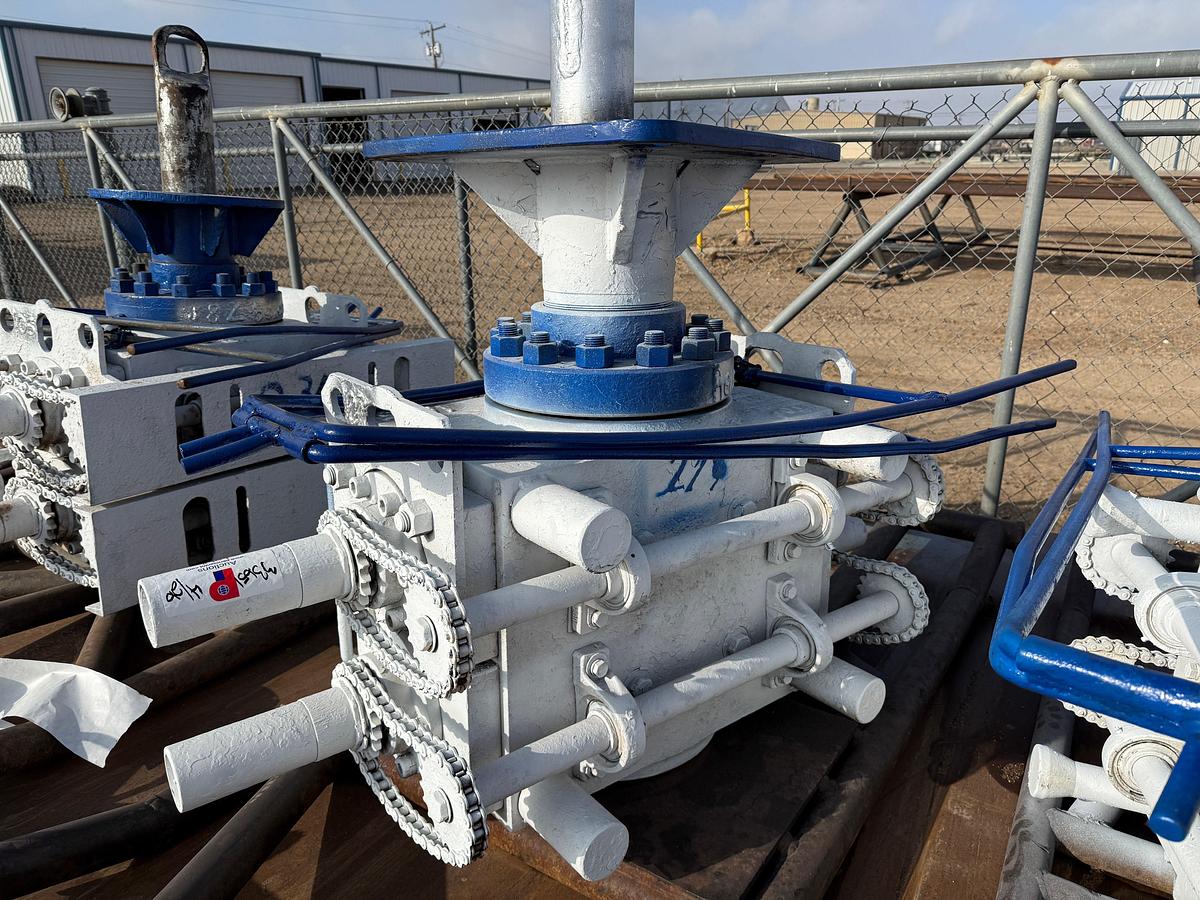 Used 7-1/16 3M 2-3/8 DBL MANUAL BLOWOUT PREVENTER , CHARTED