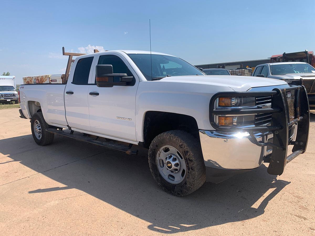 Used 2017 CHEVROLET SILVERADO 2500HD 4X4 CREW CAB PICKUP TRUCK