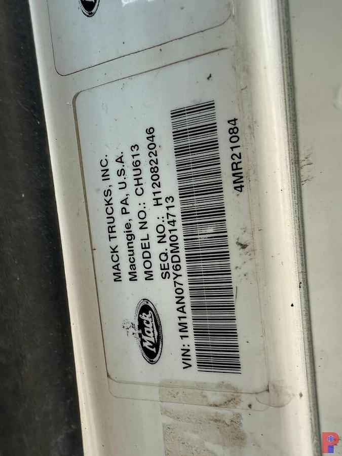 Used 2013 MACK CHU613 PINNACLE T/A DAY CAB TRUCK