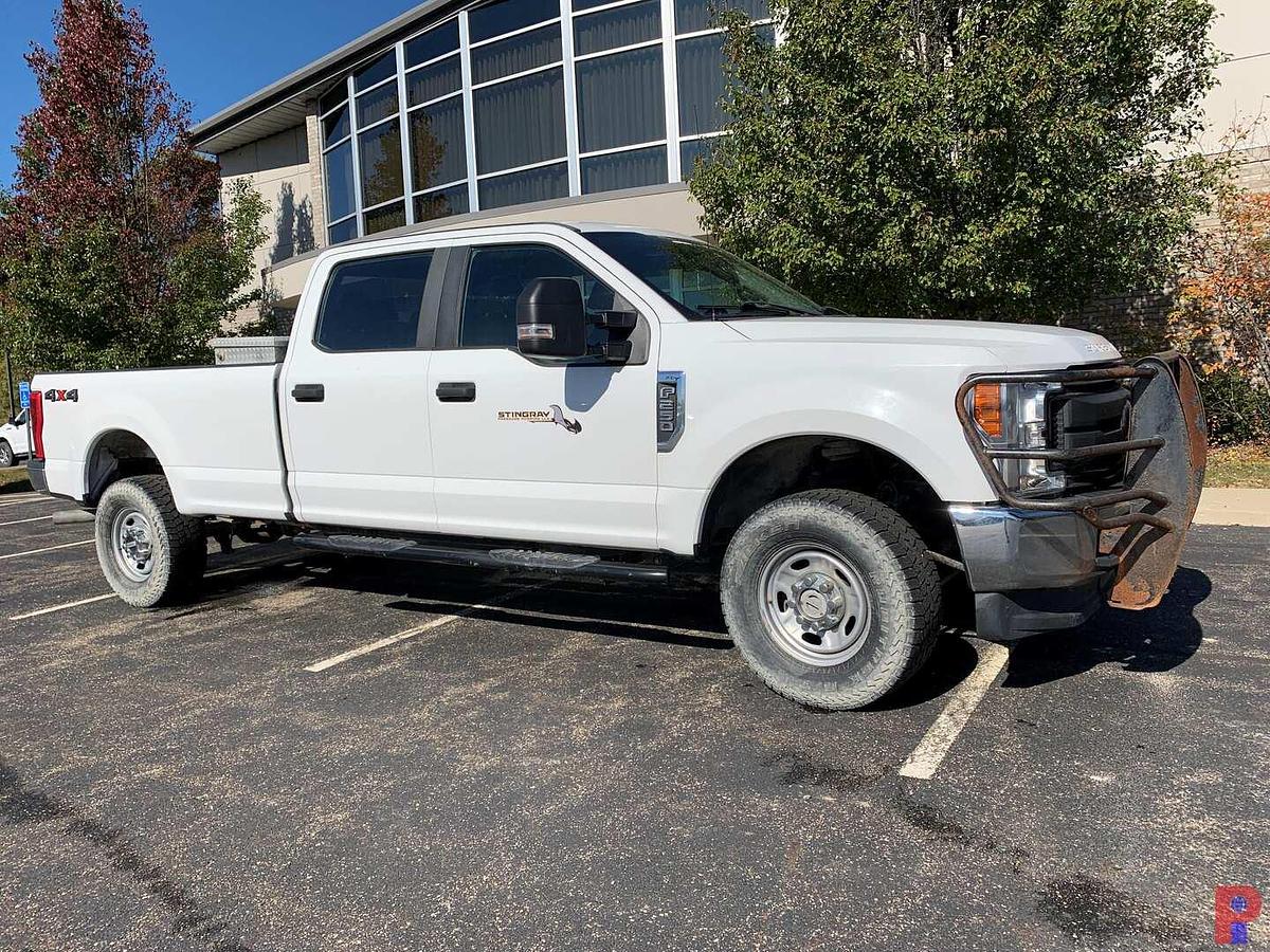 Used 2017 FORD F-250 SUPER DUTY XL CREW CAB 4X4 PICKUP (GAS)