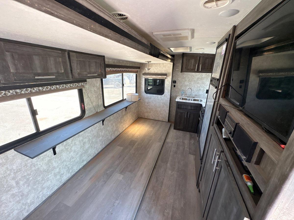 Used 2018 HIGHLAND RIDGE RV OPEN RANGE ULTRA-LITE 28’ T/A BUMPER PULL CAMPER