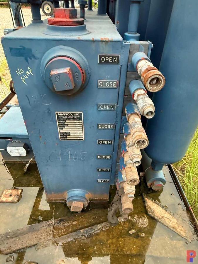 Used MASSCO MOD. S160-11SB3  6-BOTTLE 4-STATION SKIDDED ACCUMULATOR CLOSING UNIT