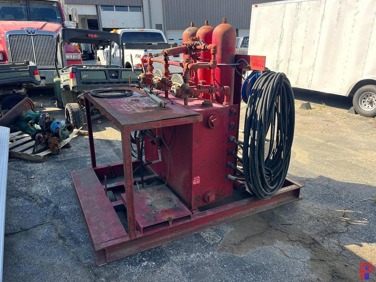 Used INCOMPLETE 3-STATION ACCUMULATOR CLOSING UNIT SKIDDED
