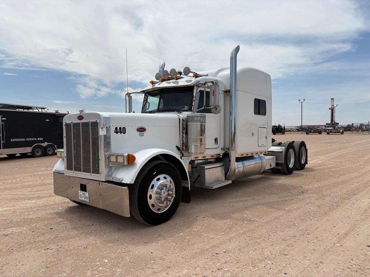 Used 2006 PETERBILT 379 T/A SLEEPER HAUL TRUCK