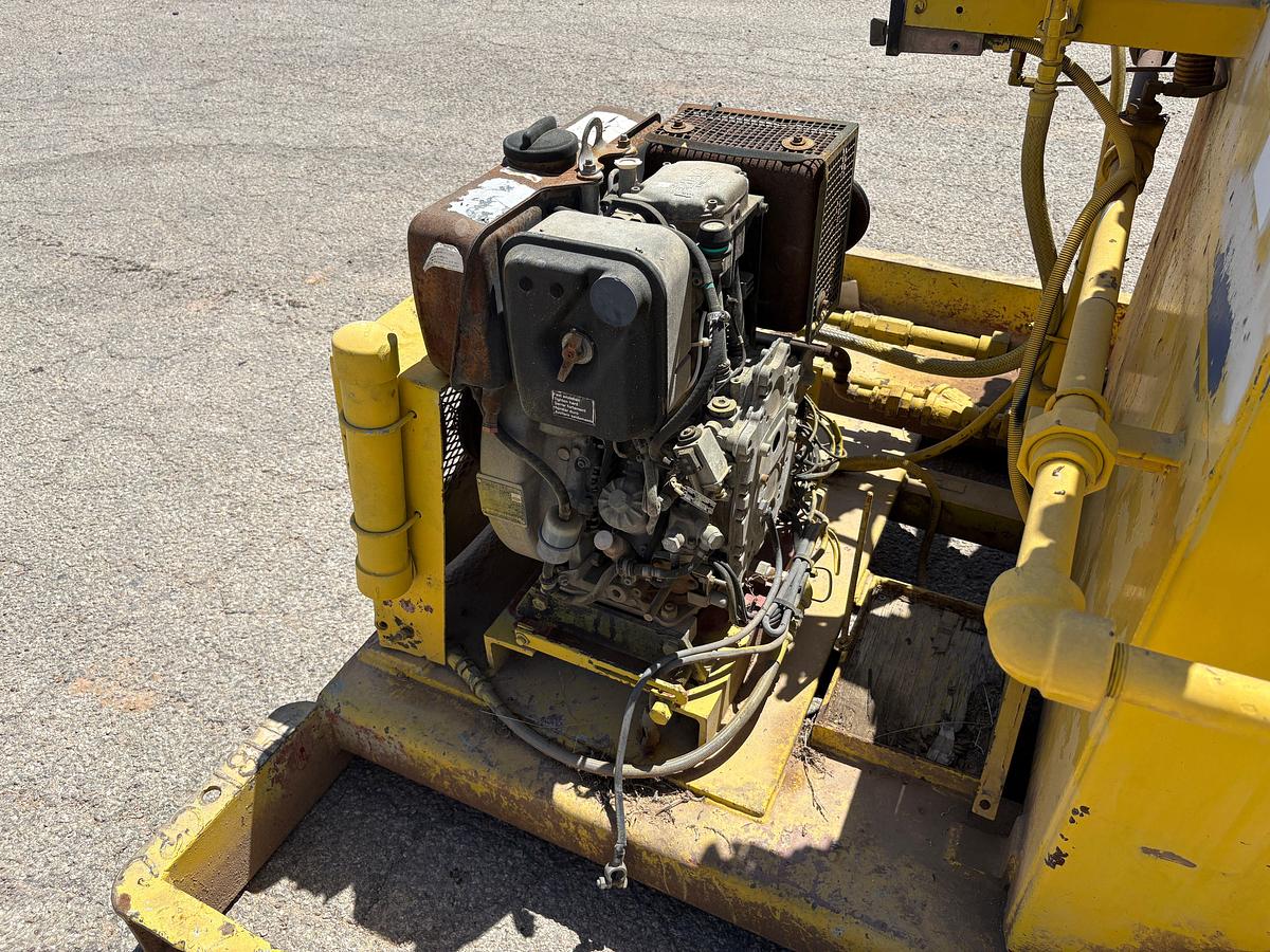 Used 4-station closing unit, skidded, starts up, but dies