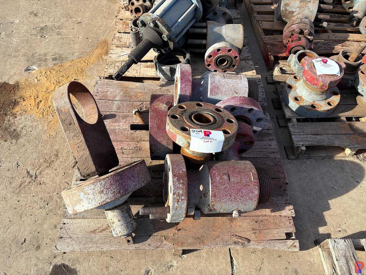 Used (2) PALLETS OF ASSORTED WECO FLANGES, 90° FLANGES, STEM PROTECTOR, & VALVE GATE