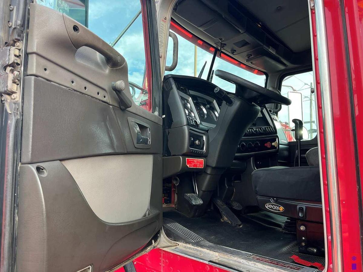 Used 2010 KENWORTH T800 T/A 36” SLEEPER TRUCK