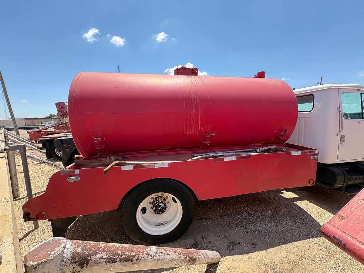 Used 1992 INTERNATIONAL 4900 S/A DAYCAB VACUUM TRUCK