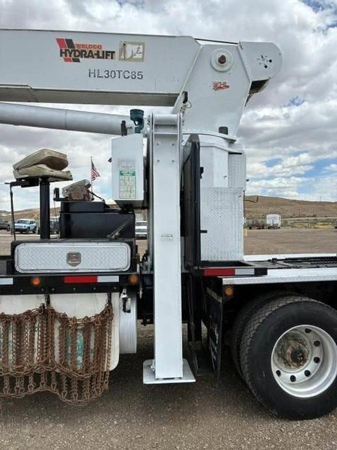 Used 2007 Kenworth T800 30 Ton Crane Truck