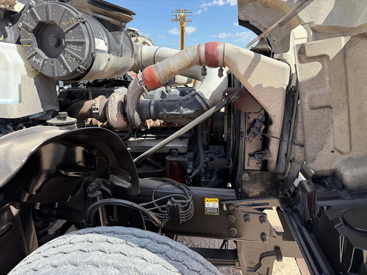 Used 2006 MACK CV713 T/A DAYCAB KILL TRUCK & 130BBL KILL TRAILER