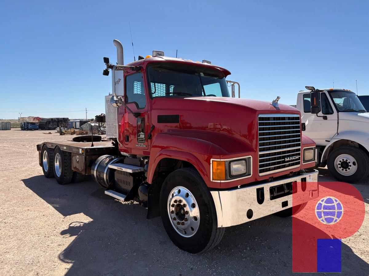 Used 2013 MACK PINNACLE T/A DAYCAB WINCH TRUCK