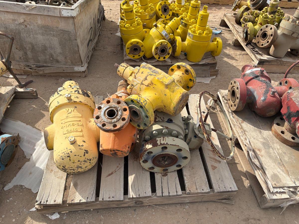 Used (4 pallets) of assorted 2-9/16” 5m to 4-1/16” 5m gate valves