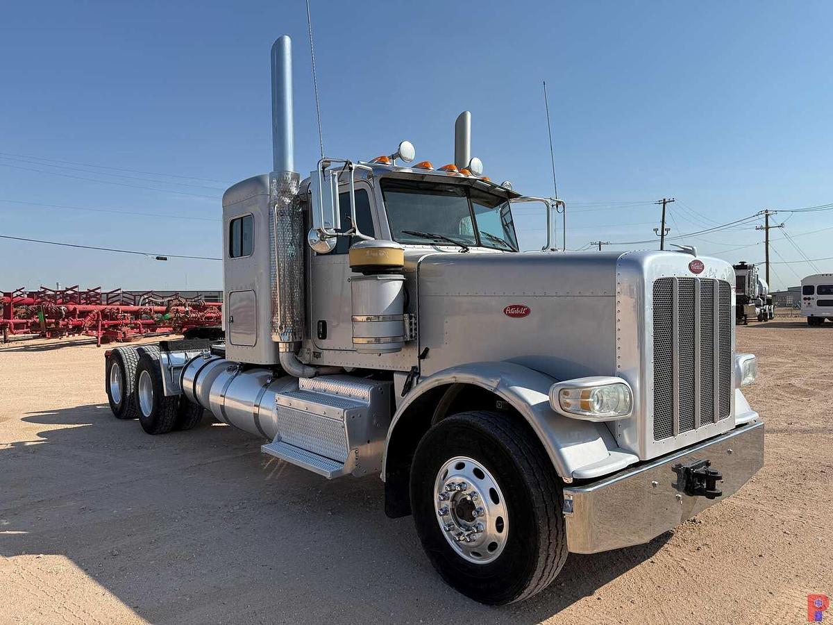Used 2013 PETERBILT 388 T/A SLEEPER HAUL TRUCK