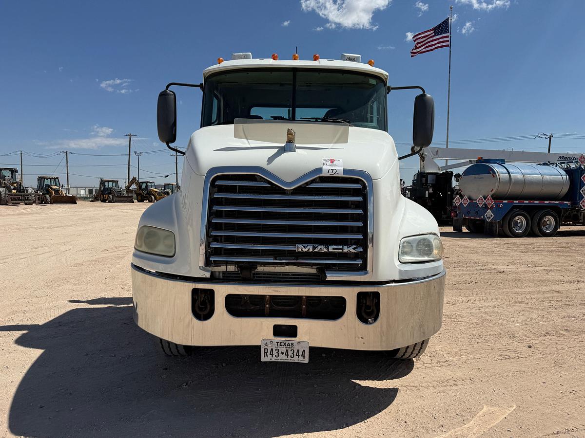 Used 2008 MACK PINNACLE T/A DAYCAB HAUL TRUCK
