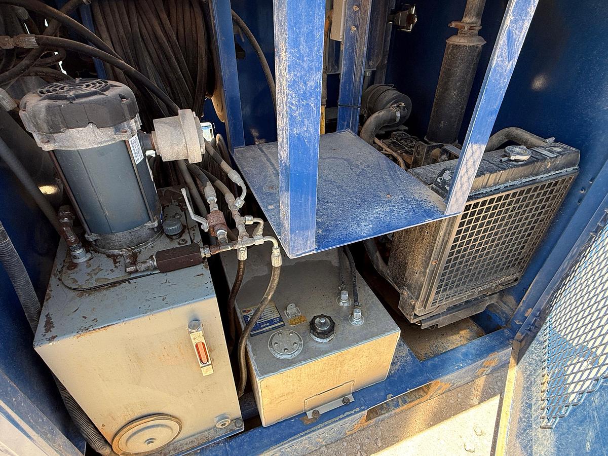 Used SELF CONTAINED 20K WP GREASE INJECTION UNIT COMBO P/B 8.4-KW ISUZU DIESEL GENERATOR
