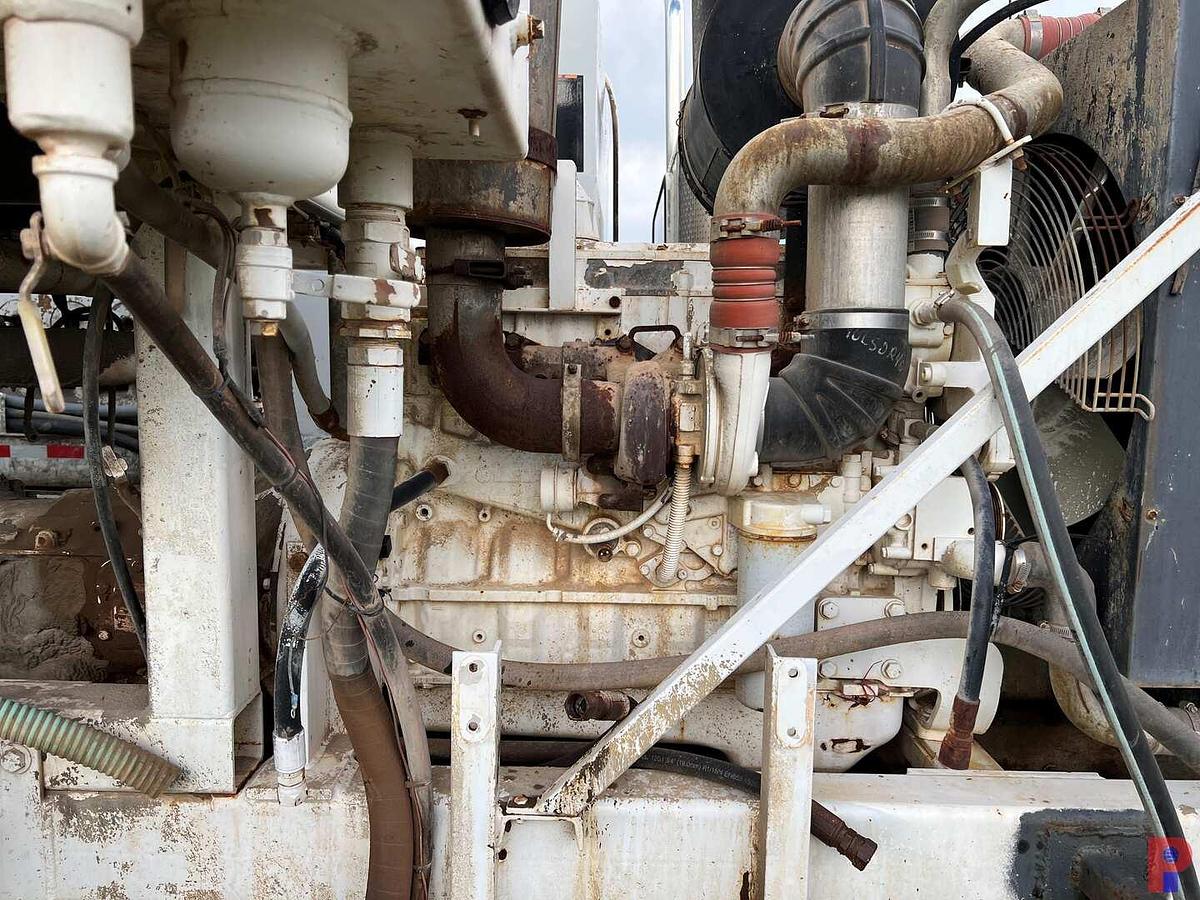 Used 1999 INTERNATIONAL  9400 T/A CEMENT PUMP TRUCK