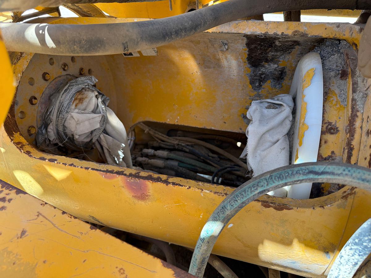 Used CANRIG 1050E-500 500-TON 6-5/8 REG 5K WP TOP DRIVE ASSEMBLY
