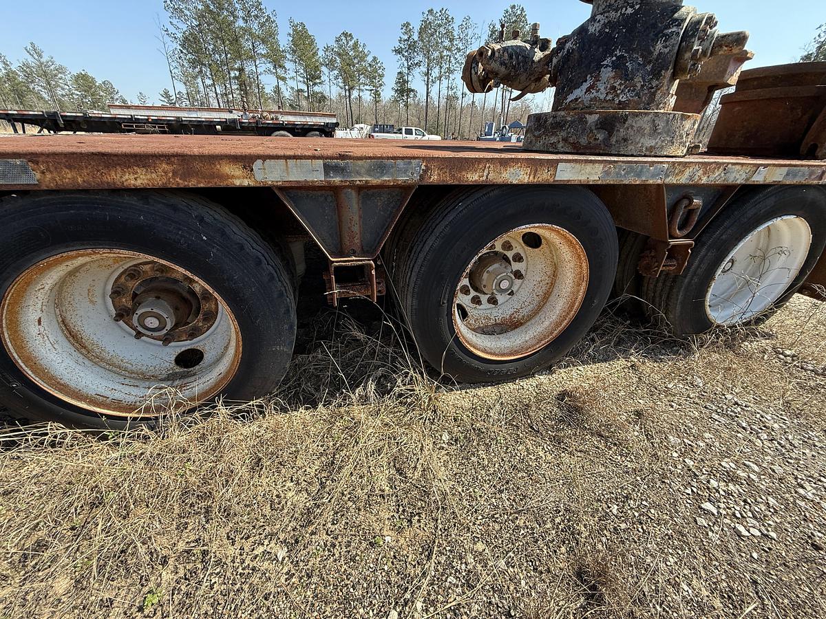 Used 2006 NUTTALL 40' X 102" 55-TON 3-AXLE NARROW NECK LOWBOY
