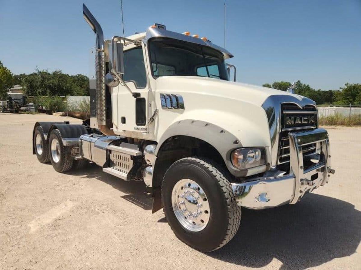 Used 2015 MACK GRANITE GU713 T/A DAYCAB HAUL TRUCK