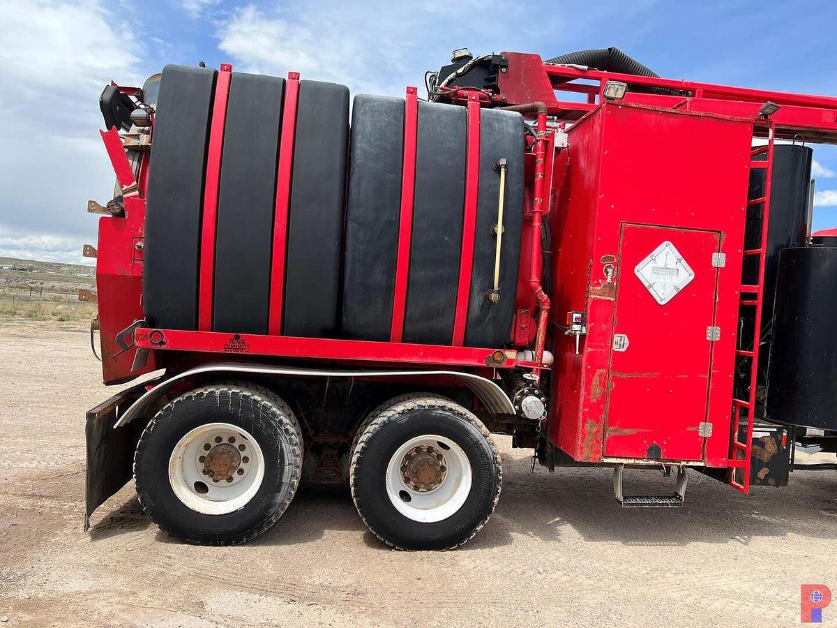 Used 2004 PETERBILT 357 T/A HYDRO-VAC TRUCK