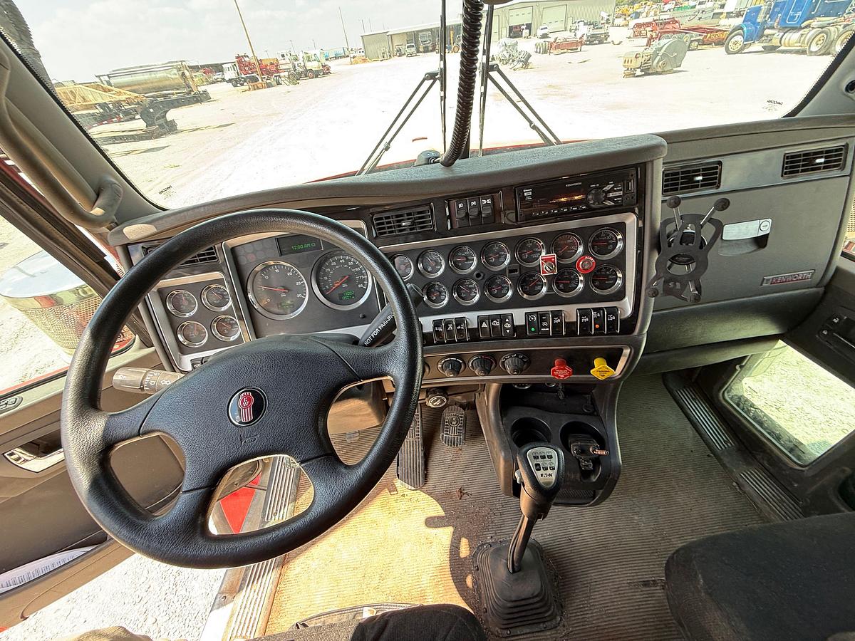 Used 2019 KENWORTH T800 TRI-DRIVE W/ PUSHER HEAVY HAUL TRUCK