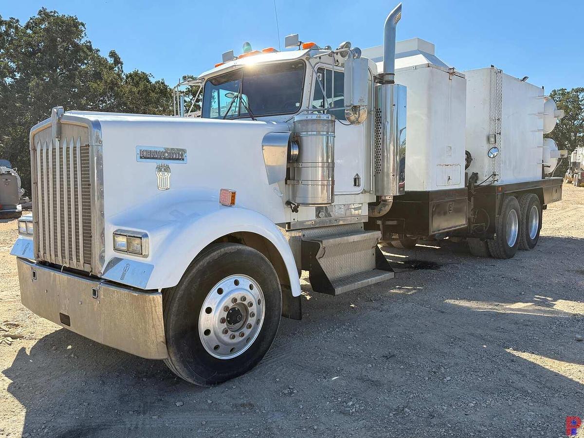Used 1996 KENWORTH W900 T/A HOT OIL TRUCK