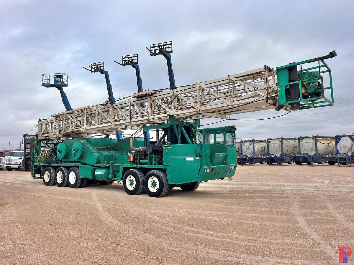 Used PENGO / HENDRICKSON BACK IN WELL SERVICE RIG MTD ON 5-AXLE CARRIER