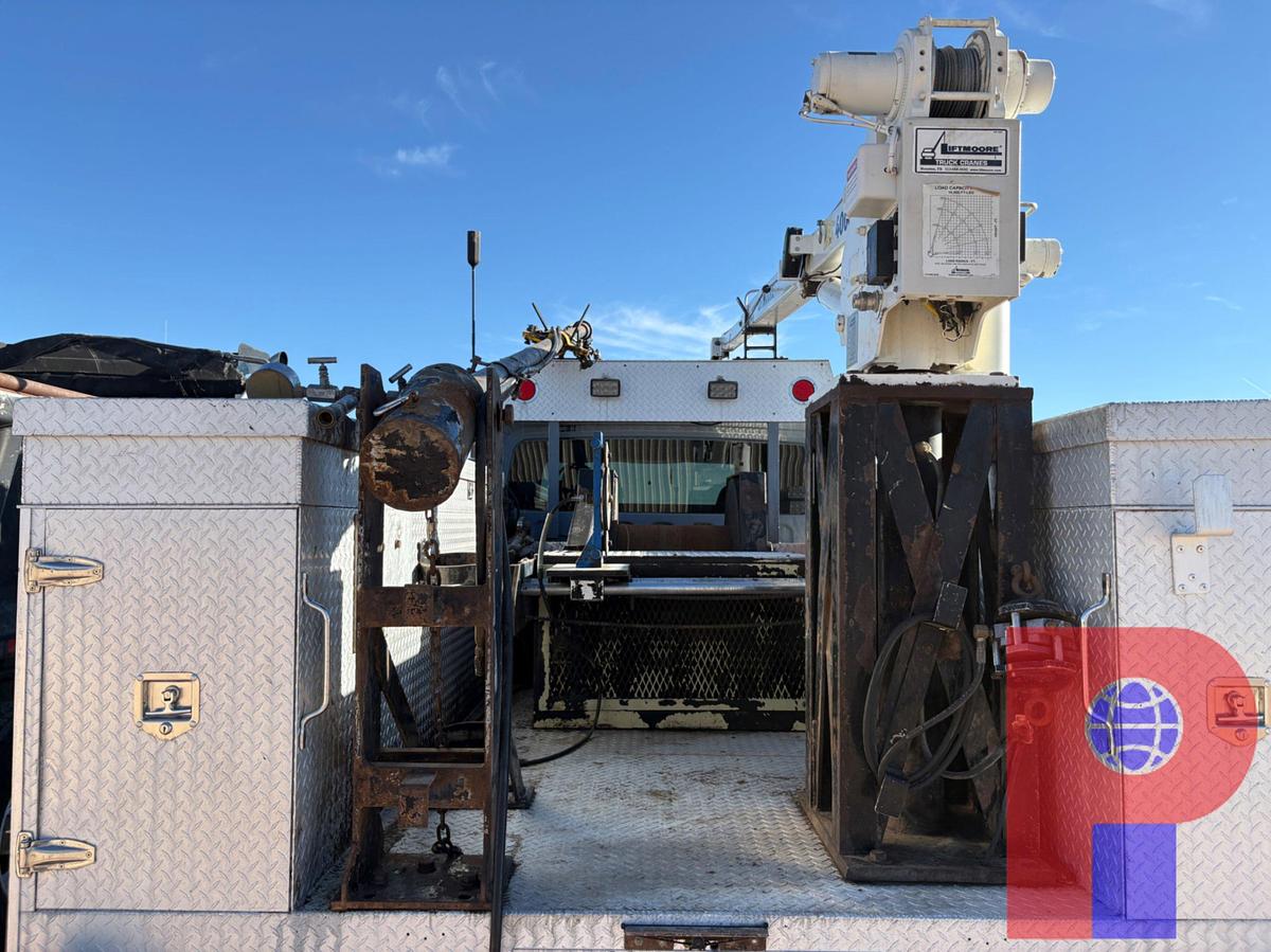 Used 2015 FREIGHTLINER M2 106 S/A CREW CAB SLICK LINE TRUCK