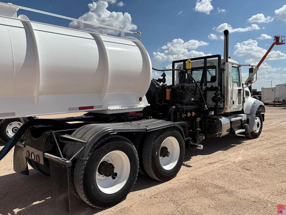 Used 2014 MACK DAYCAB KILL TRUCK & 2013 TIGER MFG 130BBL T/A KILL TRAILER
