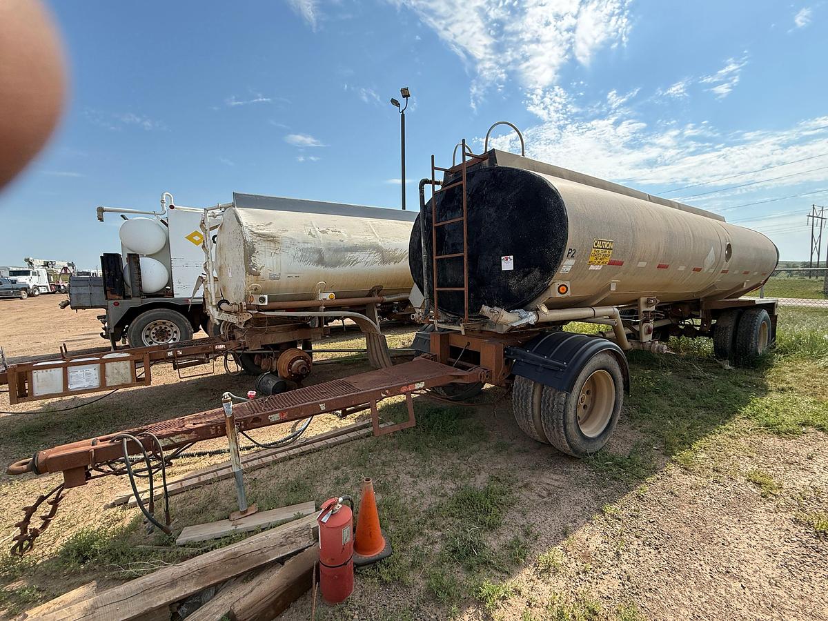 Used 1985 J&L TANK 5,250 GALLONS MC-306-AL 2-AXLE TANK PUP TRAILER